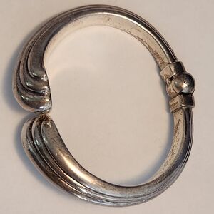 Elegant Sterling Silver Women's Spring Bracelet